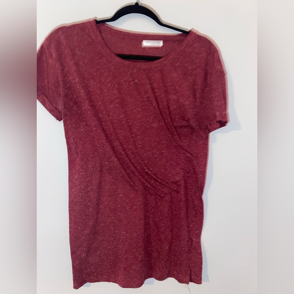 maroon tee shirt
